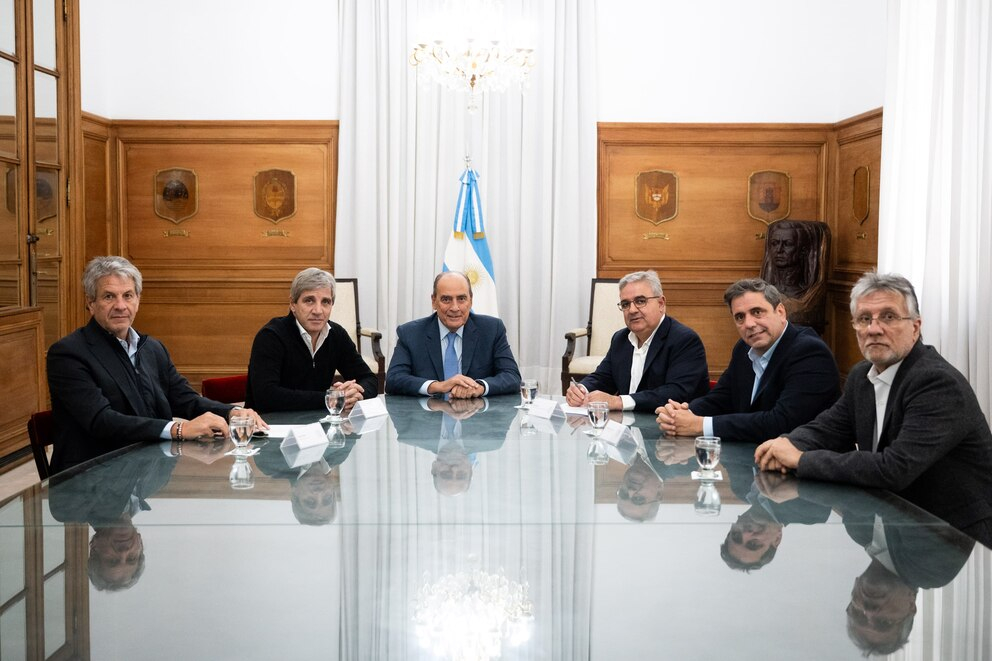 Uso de dólares en el colchón: Catamarca es la primera provincia en apoyar formalmente el plan