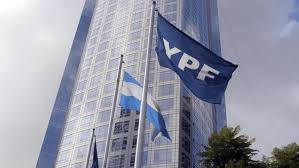 Las 10 claves del fallo que obliga a la Argentina a entregar el 51% de YPF