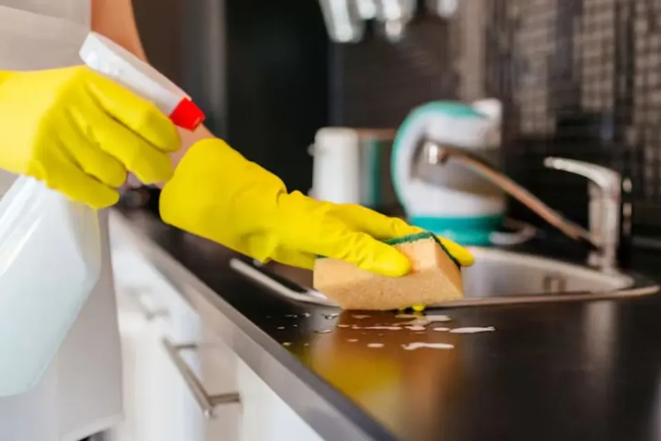 Confirmaron el aumento y el bono para empleadas domésticas: cuánto cobrarán en agosto