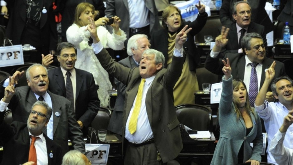 La detallada lista de diputados y senadores que votaron la expropiación de YPF en el 2012