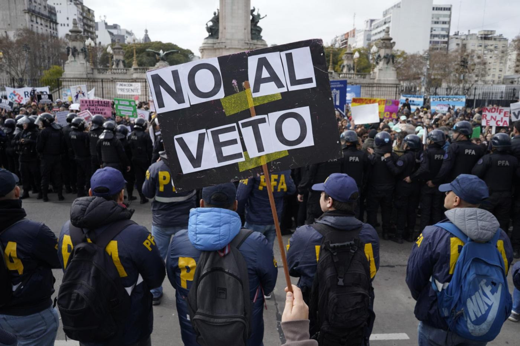 Tensión en Congreso: marcha contra el veto a la Ley de Emergencia en Discapacidad