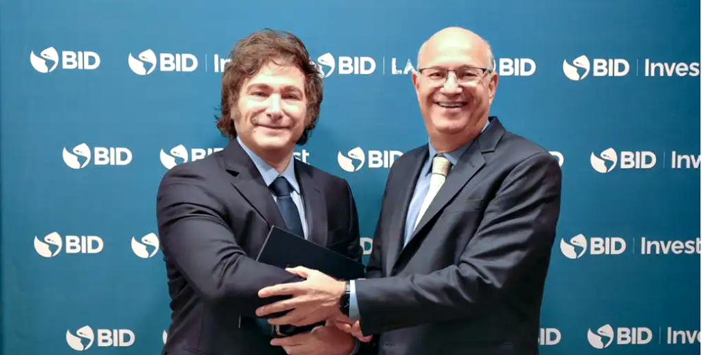 En medio de la visita de Javier Milei a EE.UU., el BID anunció su apoyo a Argentina y desembolsará US$3900 millones