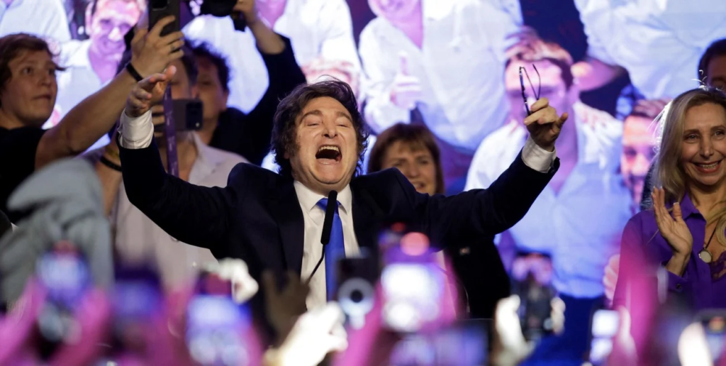 “El pueblo argentino decidió dejar atrás 100 años de decadencia”: Javier Milei celebró la victoria de La Libertad Avanza en las elecciones 2025