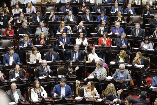 Diputados: Fracasó el intento opositor por cambiar la coparticipación del impuesto a los combustibles