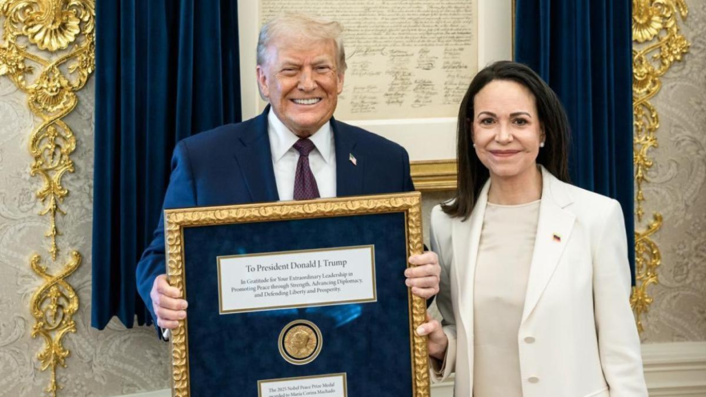 Trump dice que le “encantaría” involucrar a Machado en la transición venezolana