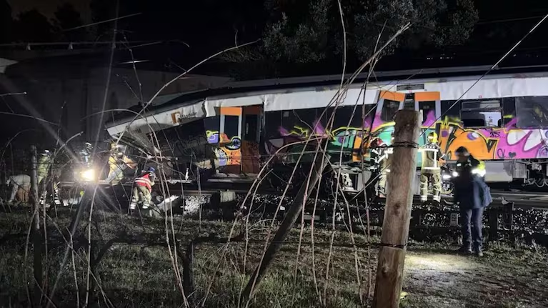 Otro terrible accidente de trenes en España: el maquinista murió y hay al menos 15 heridos